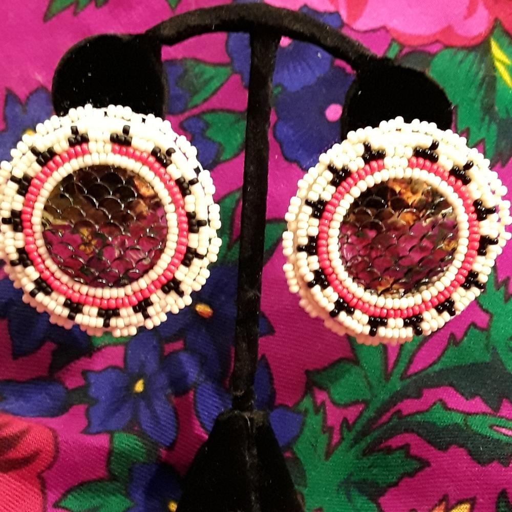 Navajo Basket w/ BLK Metallic Mermaid Cente